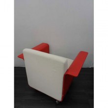 UnknownFauteuilWitRood_2